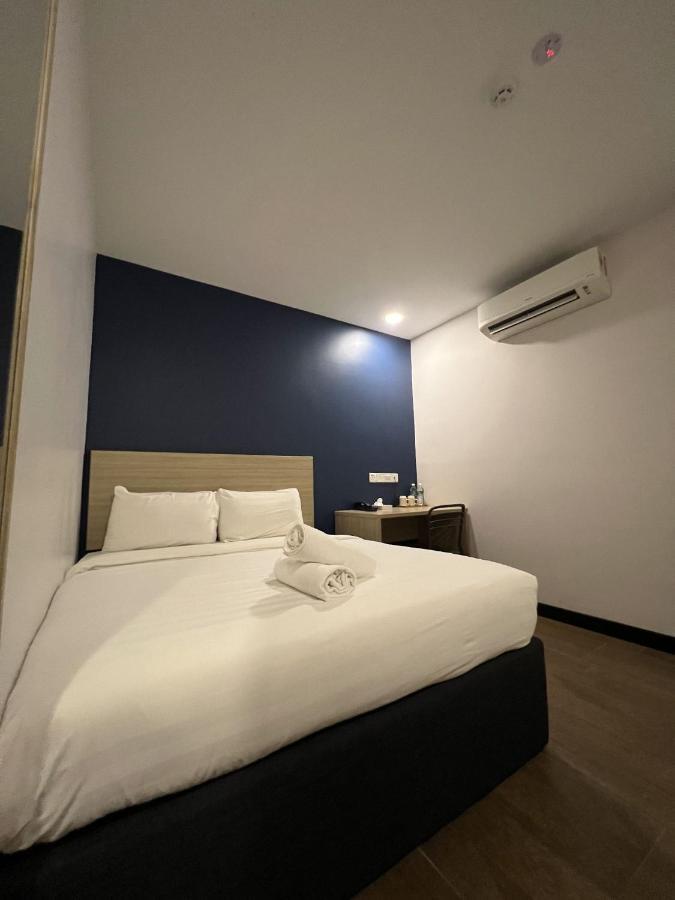 Zone Hotels, Telok Panglima Garang Teluk Panglima Garang Exterior photo